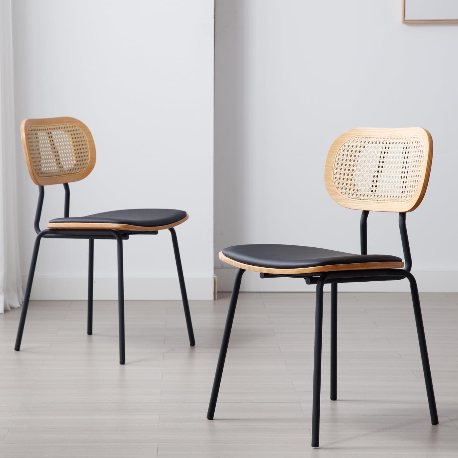 Silla de Comedor con Respaldo de Ratán y Patas de Metal Negras