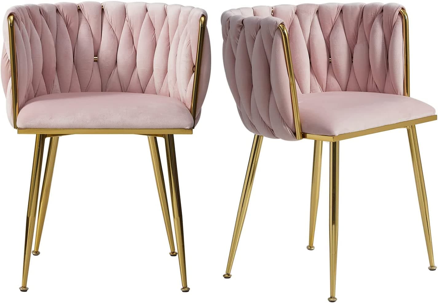 Silla de comedor tapizada en terciopelo rosa con patas doradas