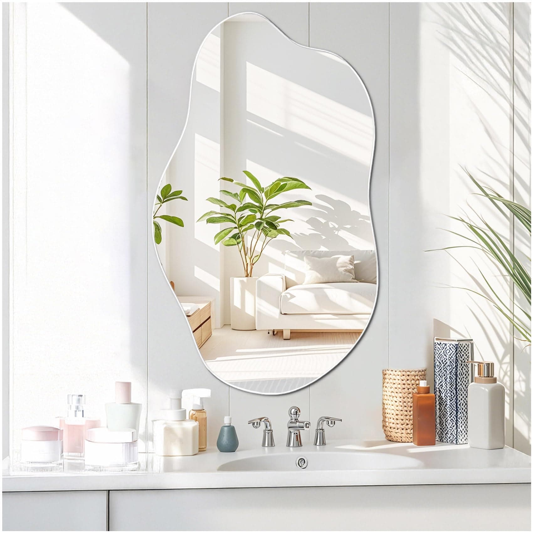 Espejo de pared orgánico con marco blanco
