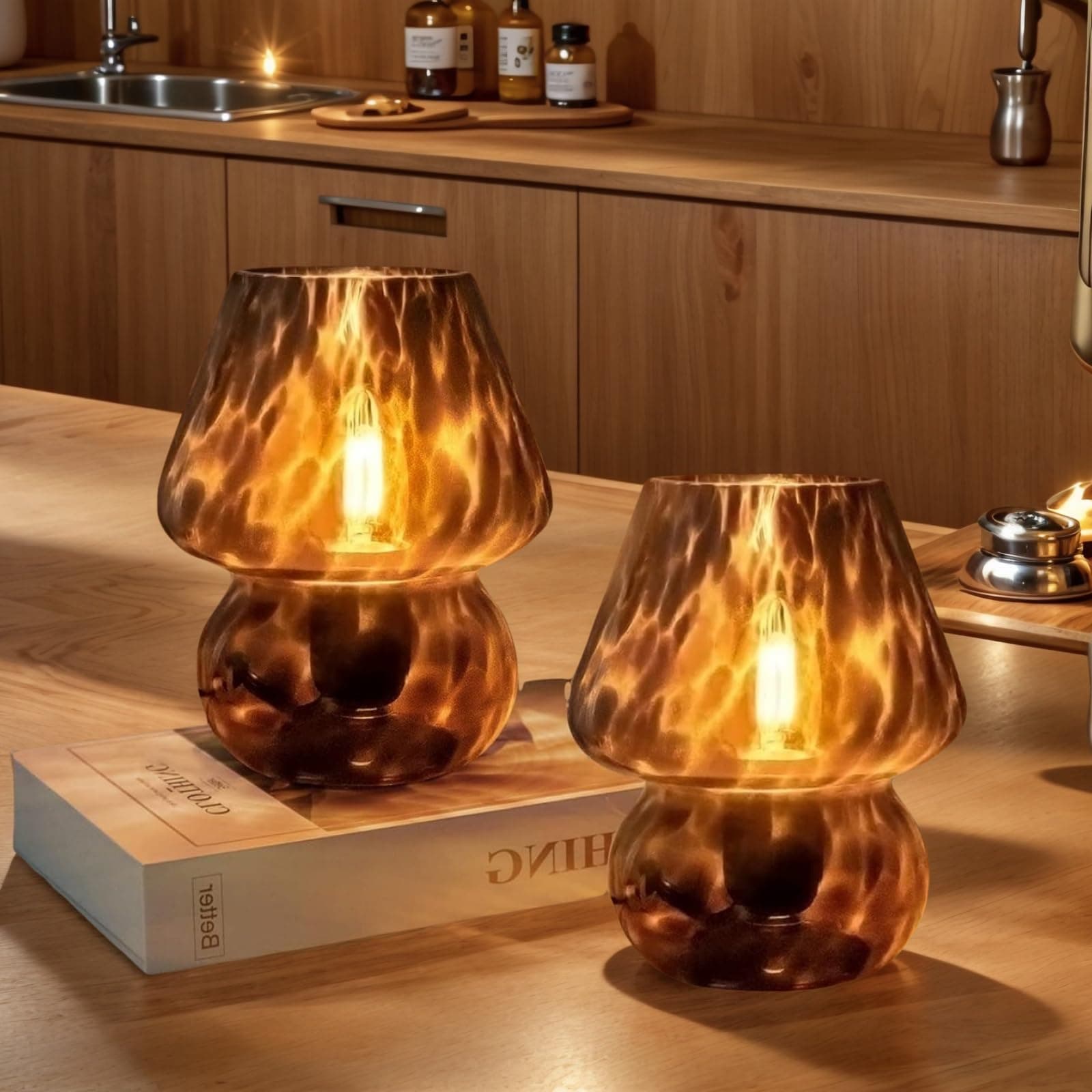 Lámpara de mesa de cristal ámbar con forma de hongo