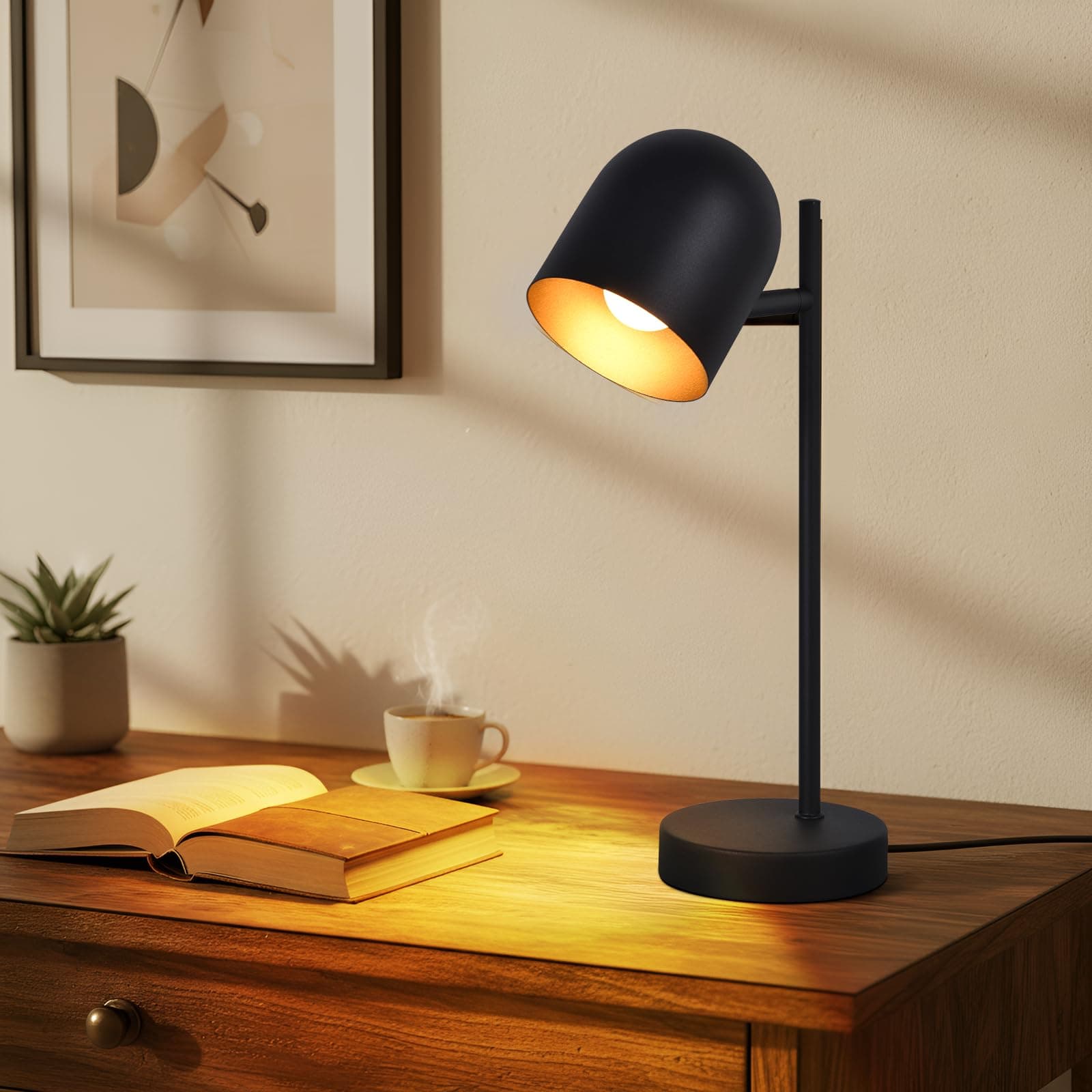 Lámpara de escritorio negra con pantalla orientable