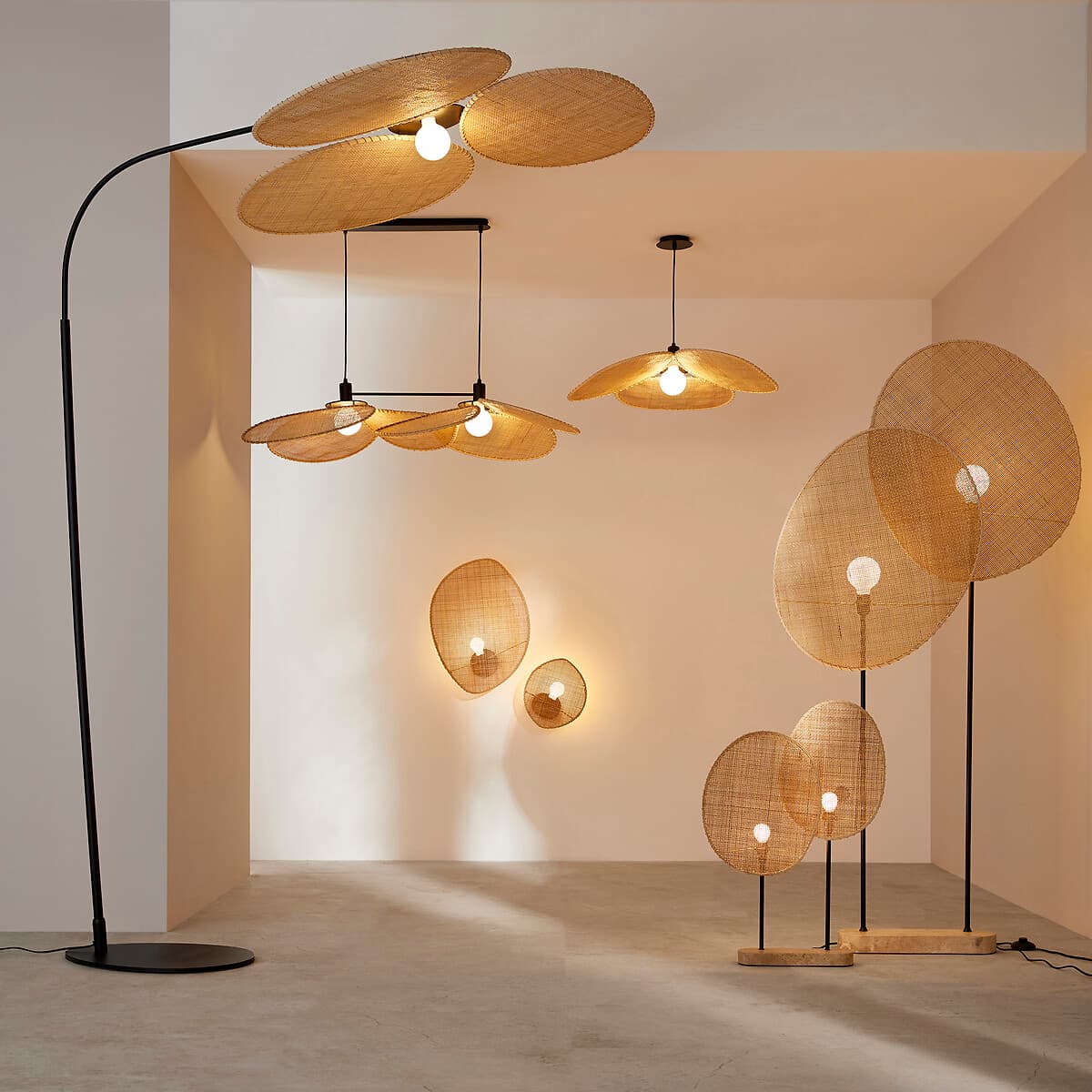 lampara pie mimbre grande, lampara techo estilo natural