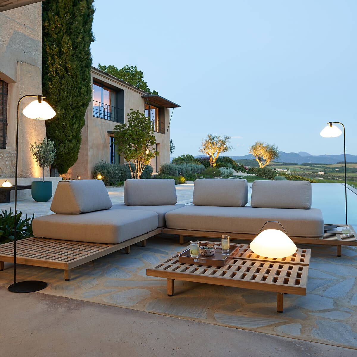 sofá modular exterior madera, sofá jardín estilo mediterráneo