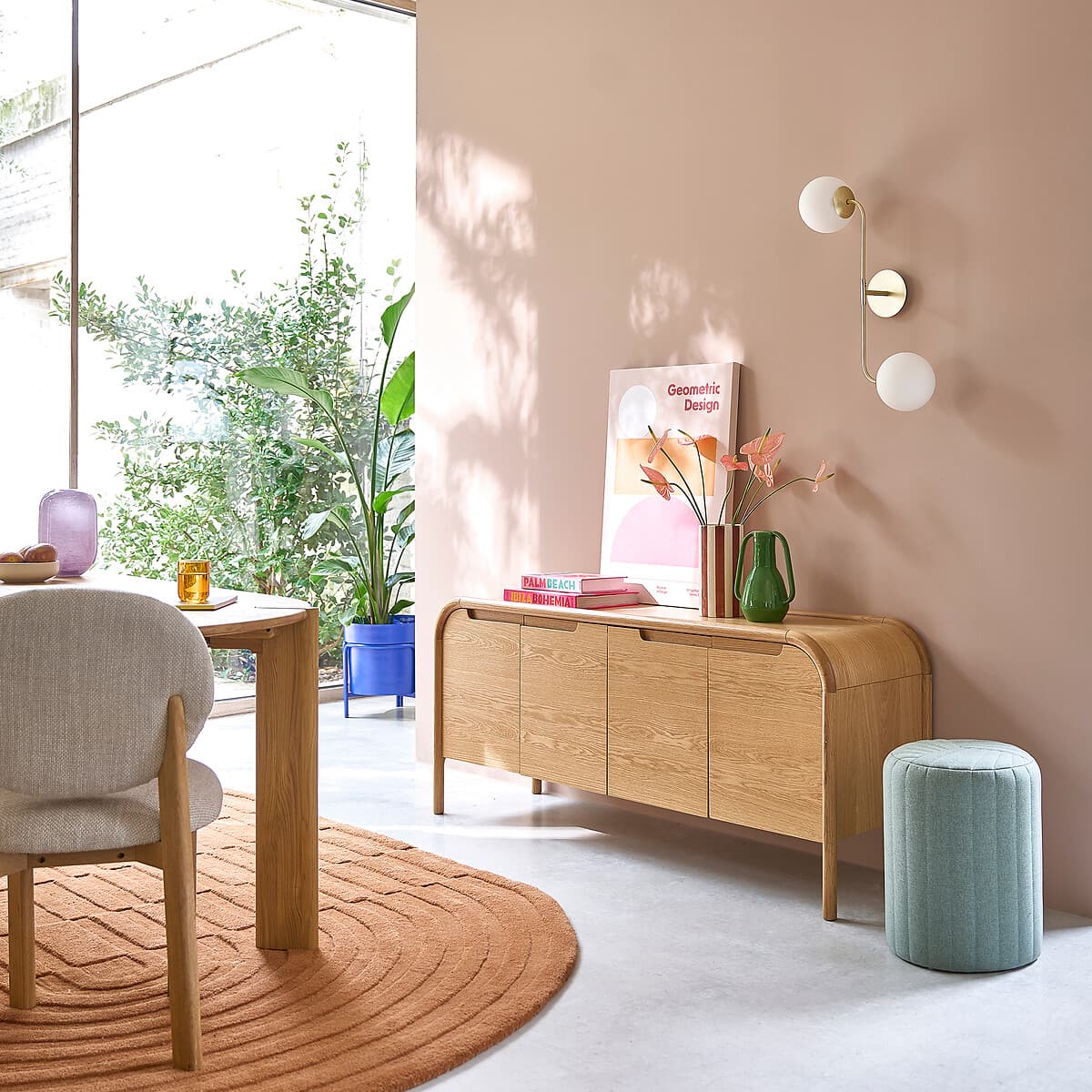 Aparador de madera clara estilo nórdico