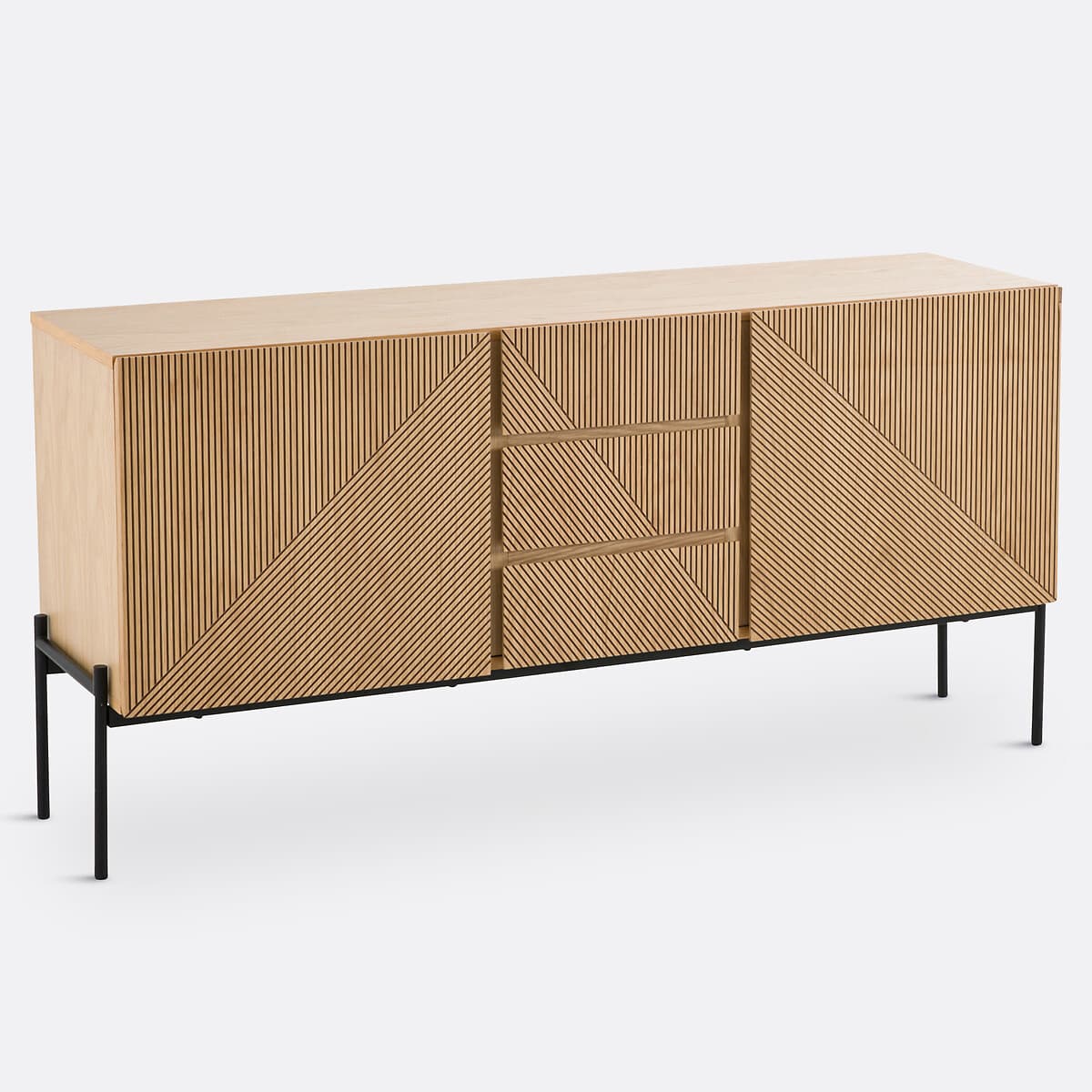 Aparador de madera clara con patas metálicas