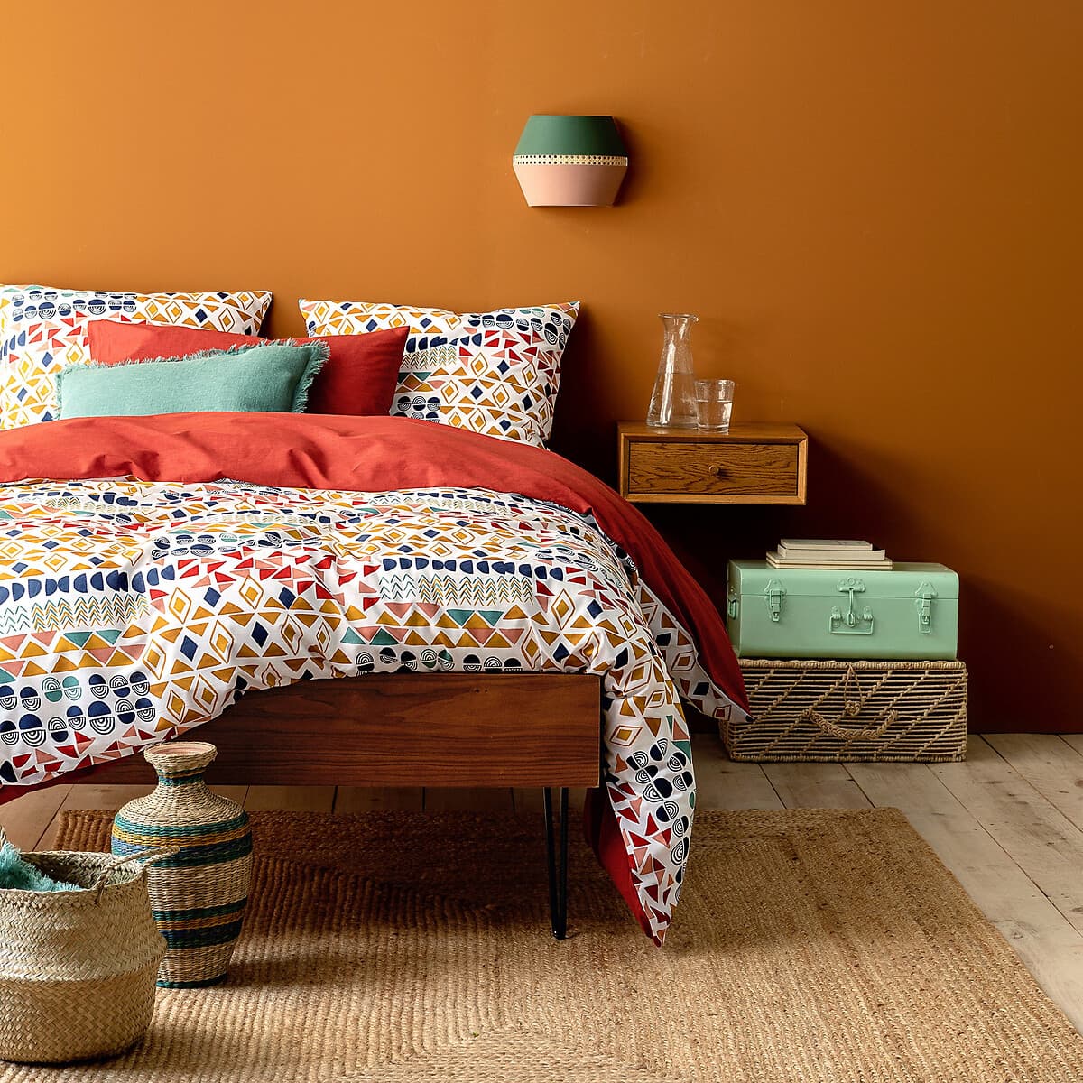 cama matrimonio madera baja, cama estilo boho