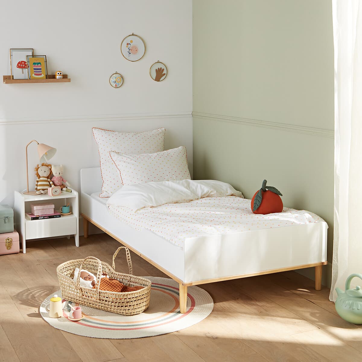 cama infantil madera clara, cama niño blanca