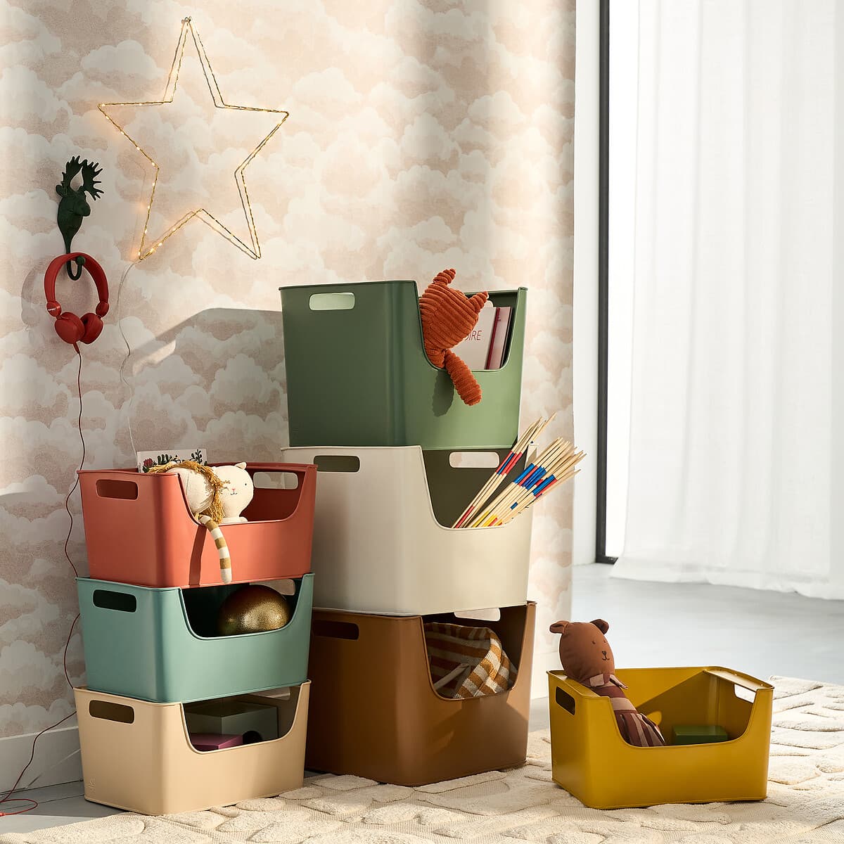 Cajas de almacenaje apilables de plástico