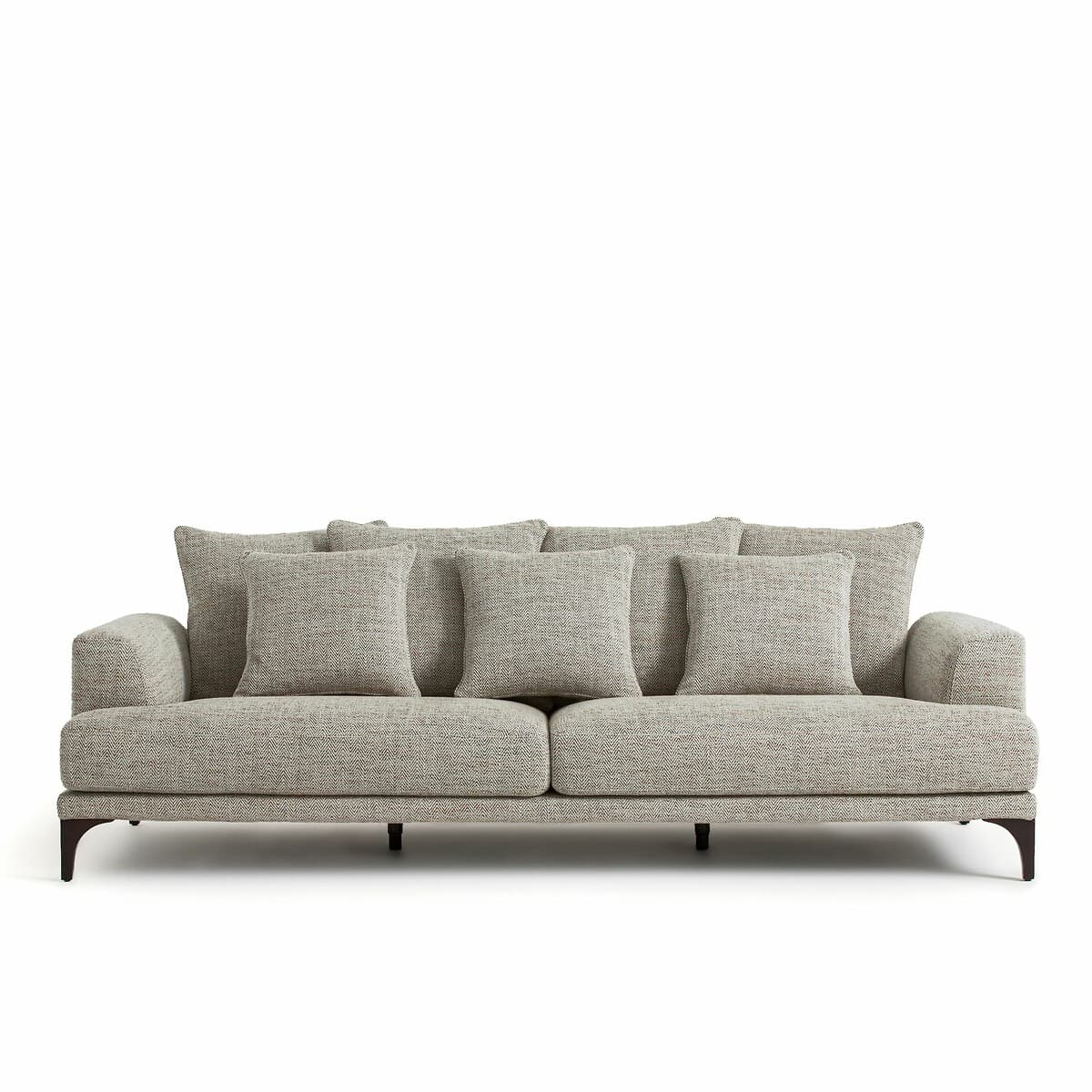 Sofá de tela gris con cojines cuadrados