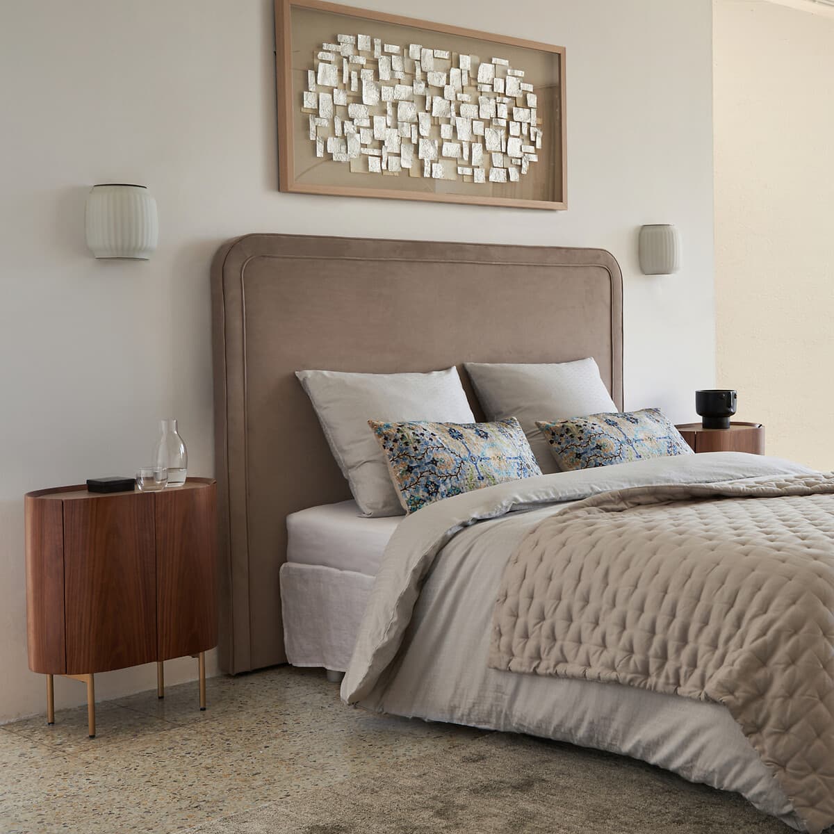 mesita noche madera ovalada, mesita noche diseño moderno