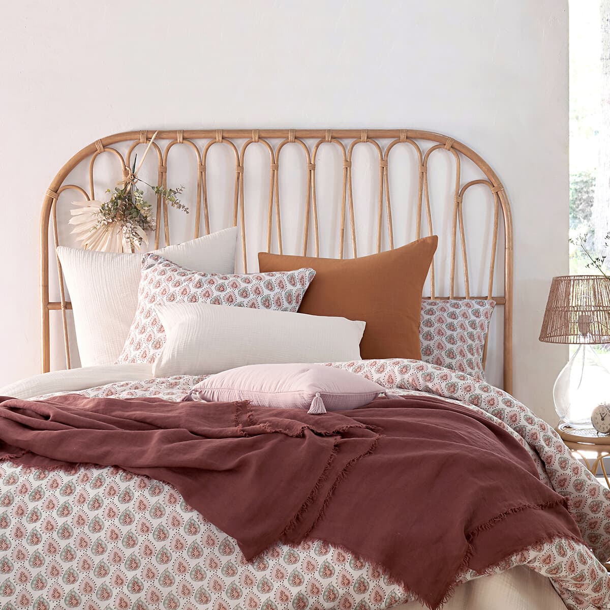 Cabecero de ratán estilo boho