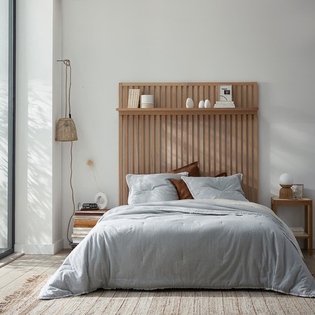 cama matrimonio madera clara, cama estilo nórdico con cabecero