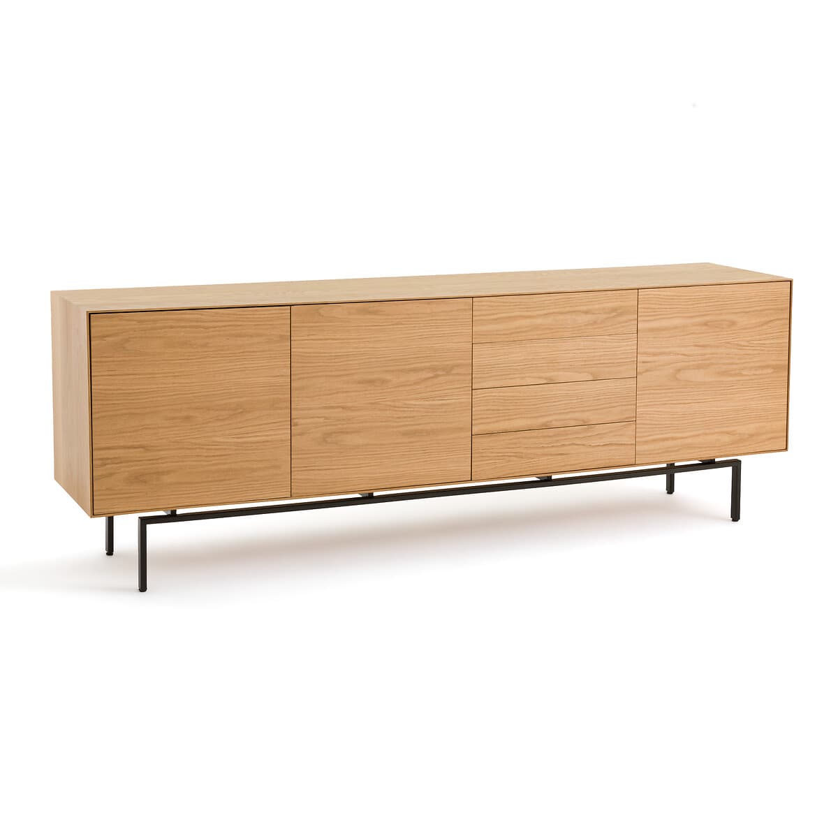 Aparador de madera clara con patas de metal negro